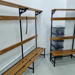 Скамейка для раздевалки односторонняя с полкой