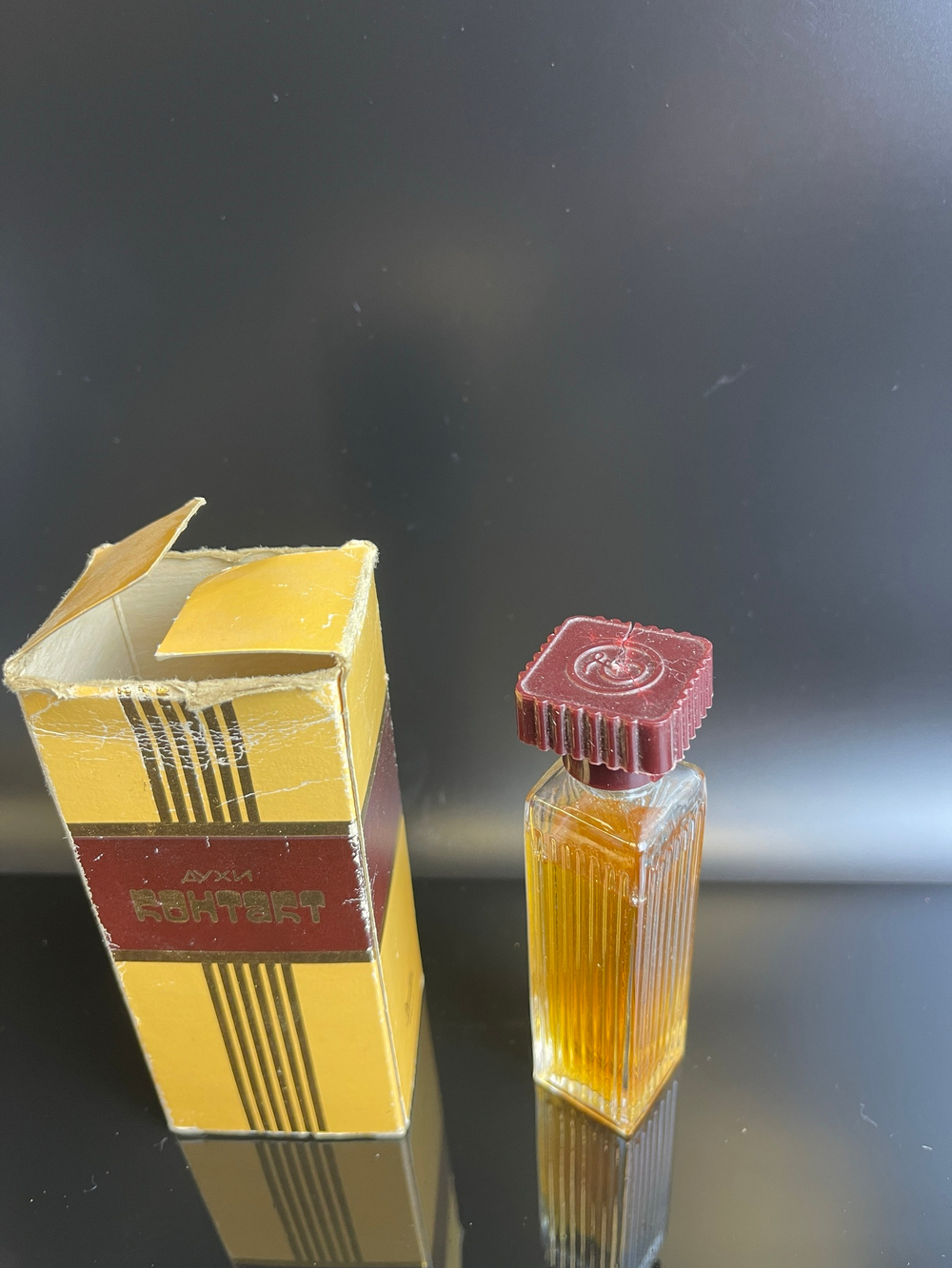 Духи времен СССР Dzintars Контакт, стекло, треснута крышка, винтажные 1960-1990 гг