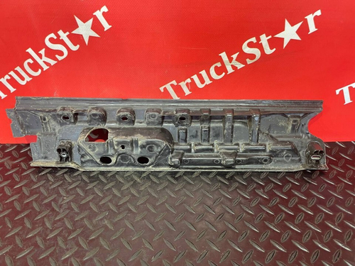 Уплотнитель капота правый 2018г