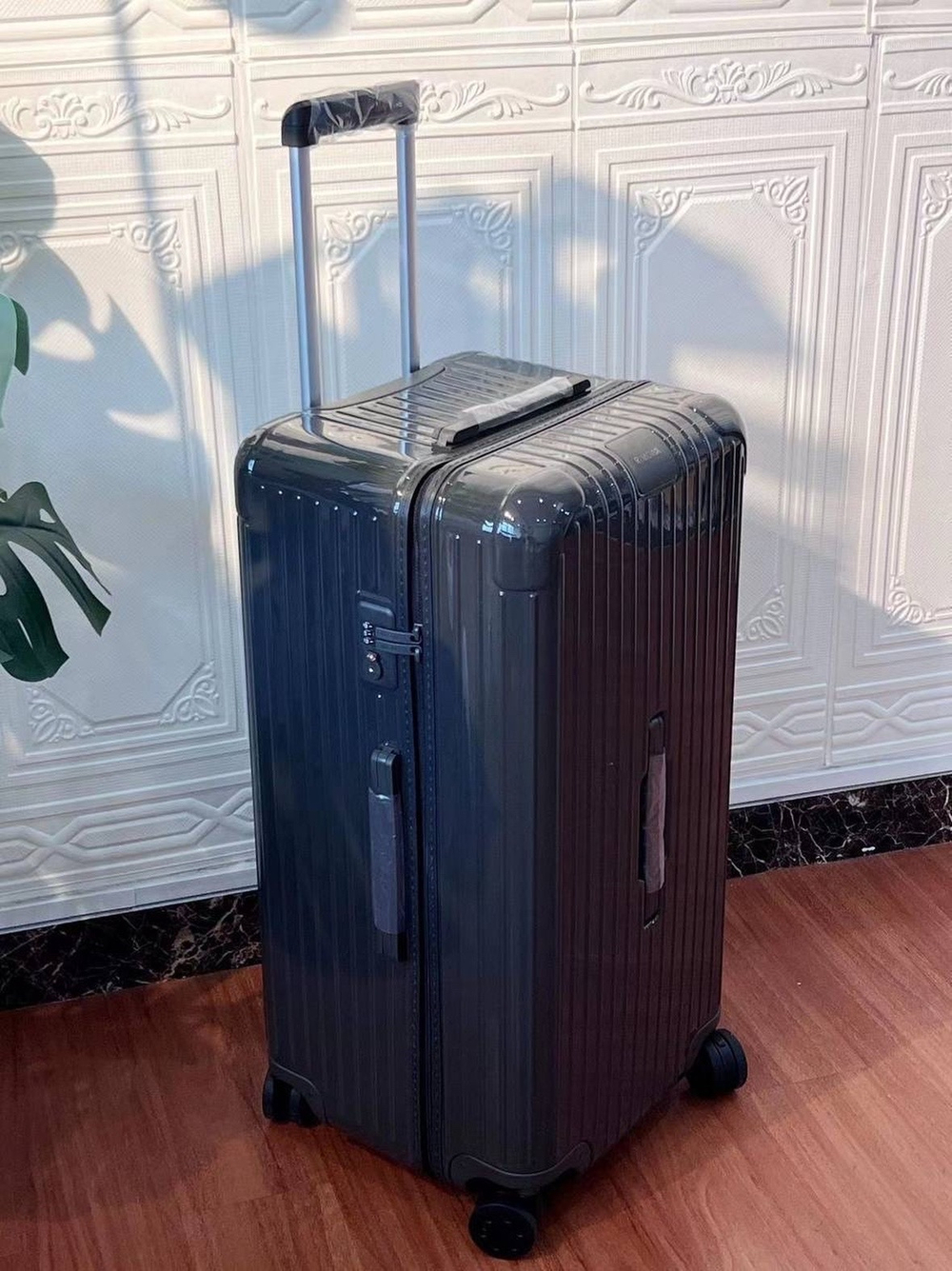 Дорожный чемодан Rimowa Trunk Plus