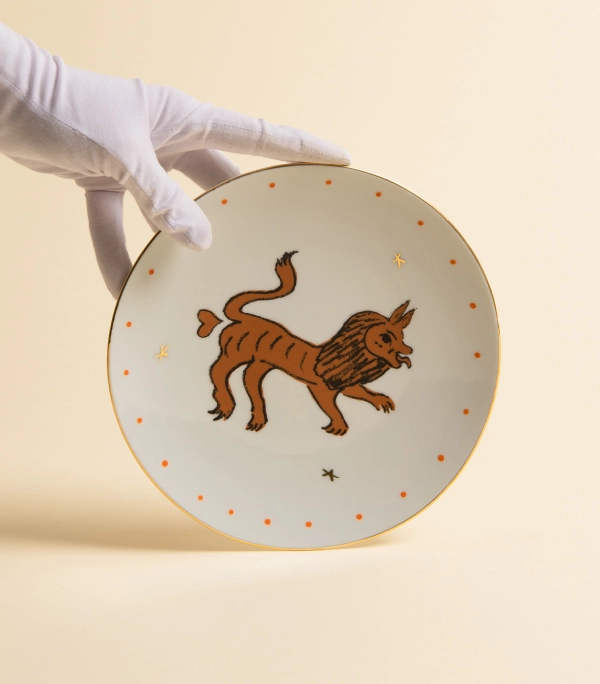 Тарелка десертная – Пукающий зверь или любовь сильнее страха, 20 см | Arshá