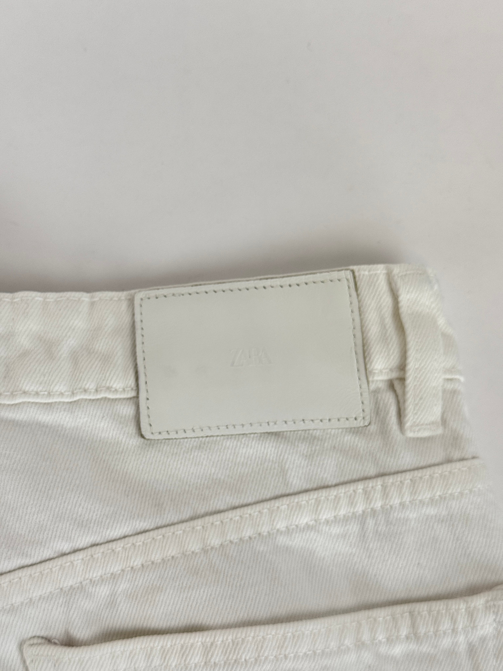 Джинсы Zara
