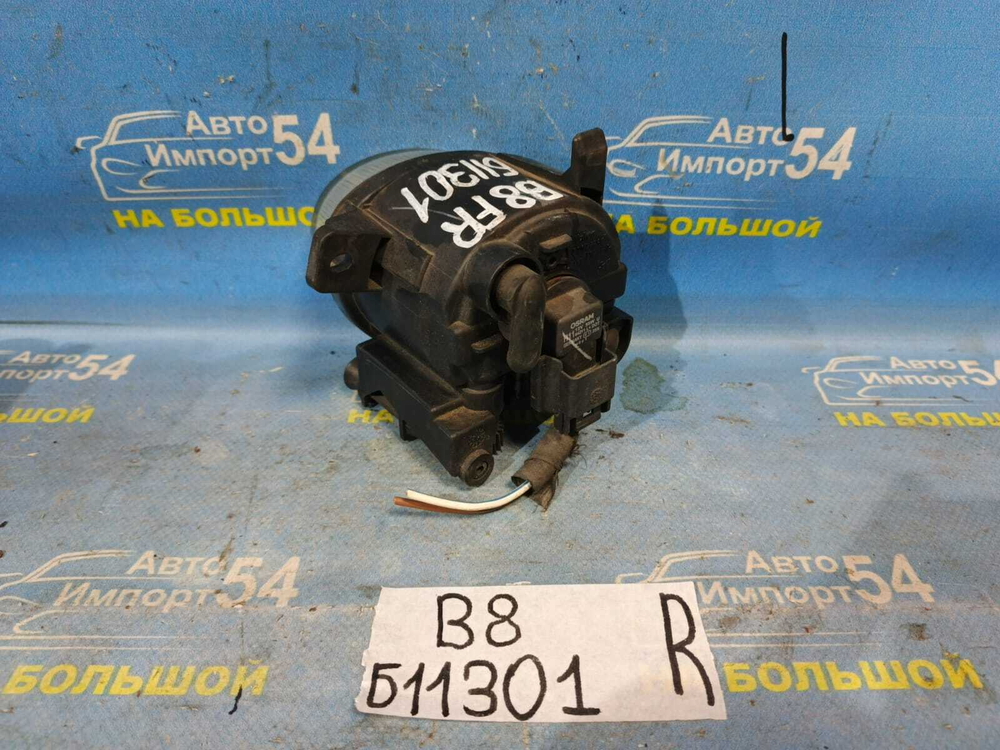 Туманка правая AUDI A4 2008-2012