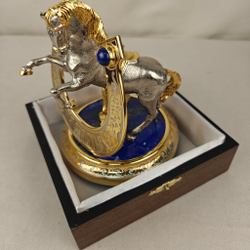 Конь с подковой "На счастье". Лазурит