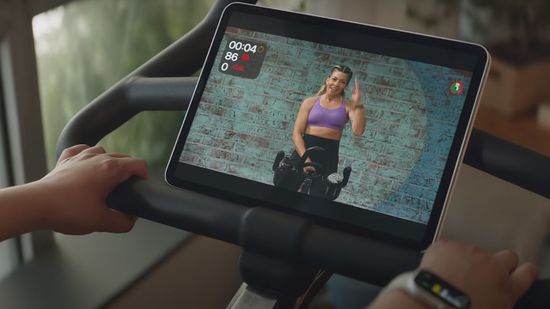 Apple iPad 10 2022 vs iPad 9 2021 - Сравнение производительности процессора, характеристик камеры и экрана, цветов и дизайна.