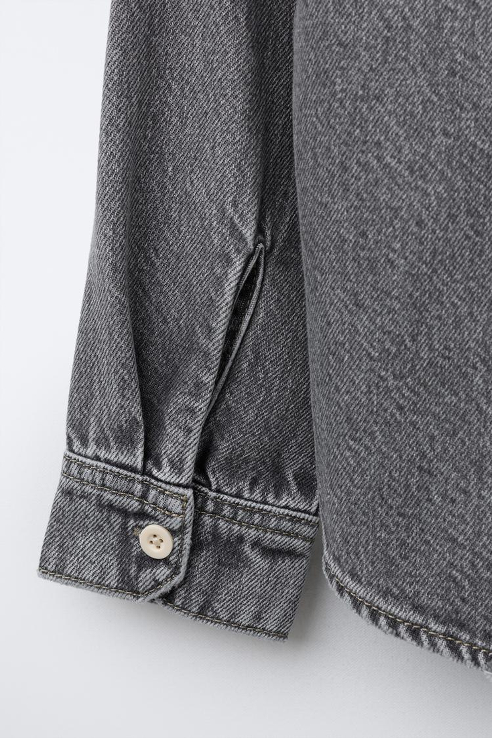ZARA ДЖИНСОВАЯ РУБАШКА С КАРМАНАМИ, СЕРЫЙ