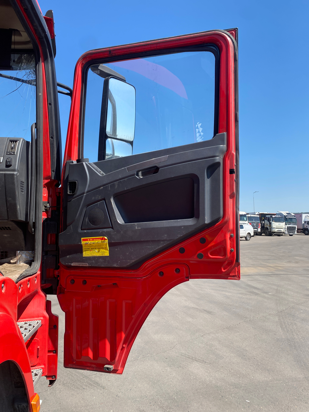 Shacman (Shaanxi) SX* 8x4 Самосвал SX33186T366 (Дизельный, 11,6 л, 369 л.с., МТ)