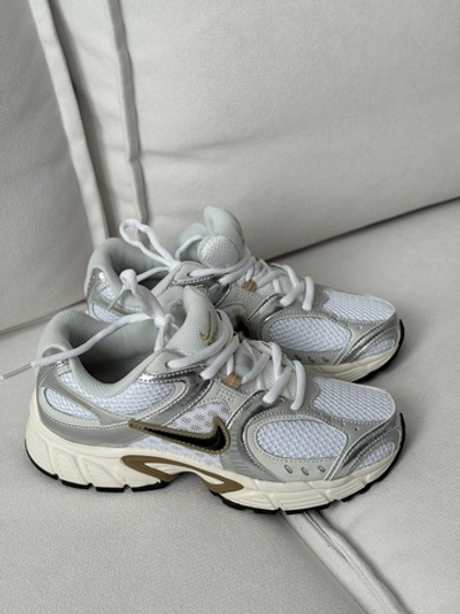 Кроссовки из натуральной кожи