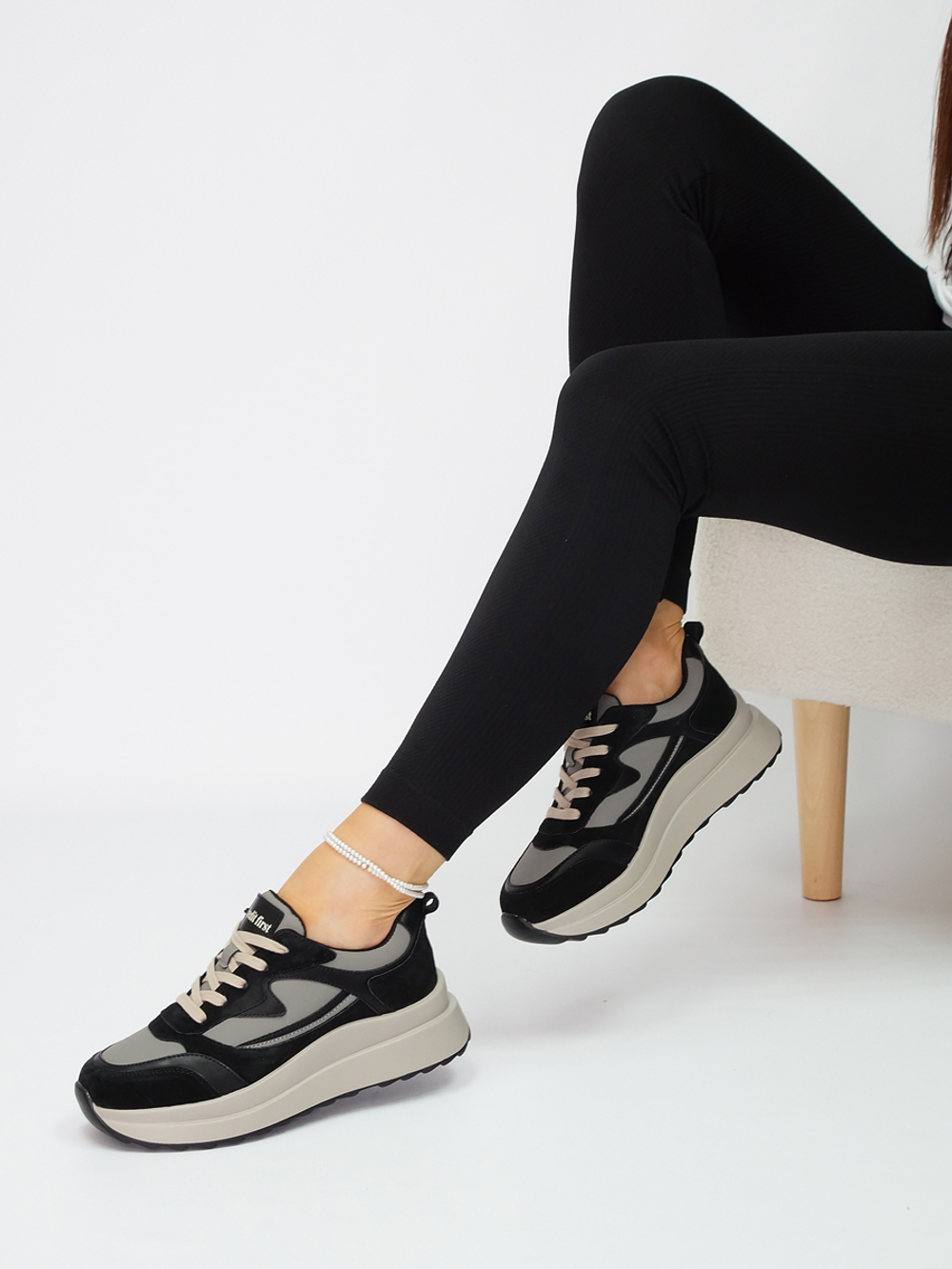 Кроссовки женские демисезонные