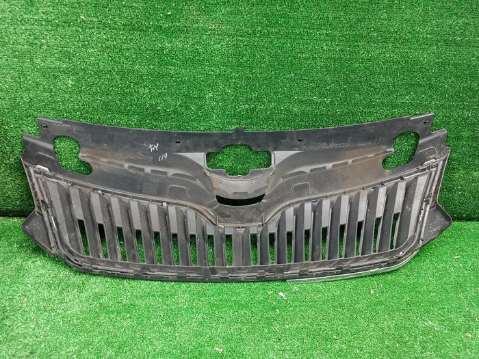 Решетка радиатора Skoda Rapid 1 (2012-2020)