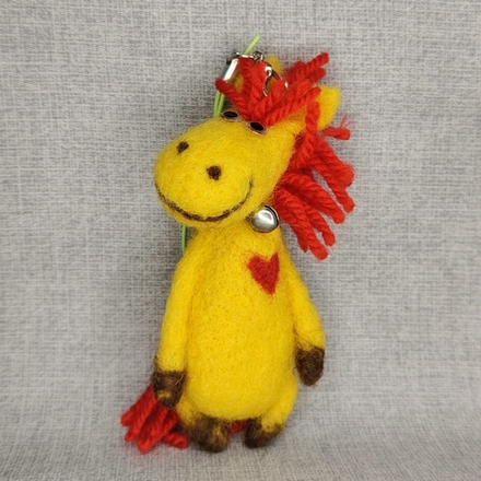 Авторская игрушка-брелок Весёлая Лошадка