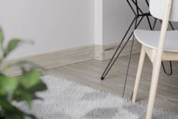 Плинтус Cezar Hi-Line 301 Дуб Тоскана, 2500x75x22 мм