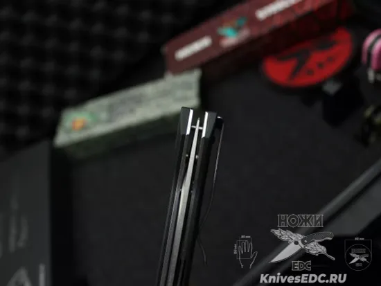 Складной нож REPTILIAN НКВД 03-2 c клинком из стали D2, рукоять зеленая микарта