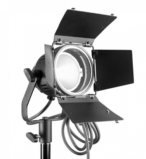 Компактный направленно-рассеянный светильник для студий и ТЖК Semi-D 300