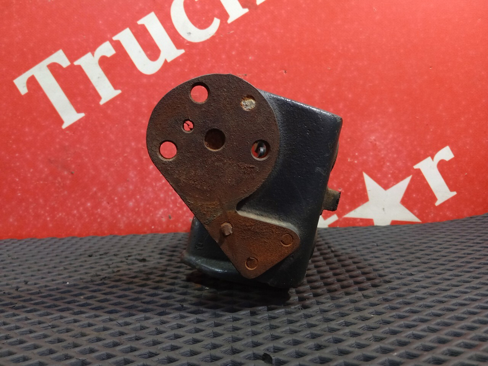 Кронштейн ролика натяжителя