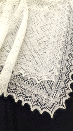 Оренбургский пуховый платок П3-120-01 белый отбеленный