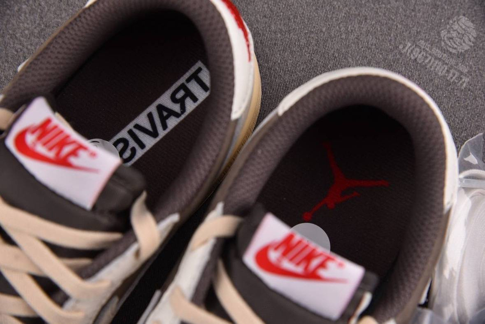 Кеды Nike Air Jordan & Travis Scott