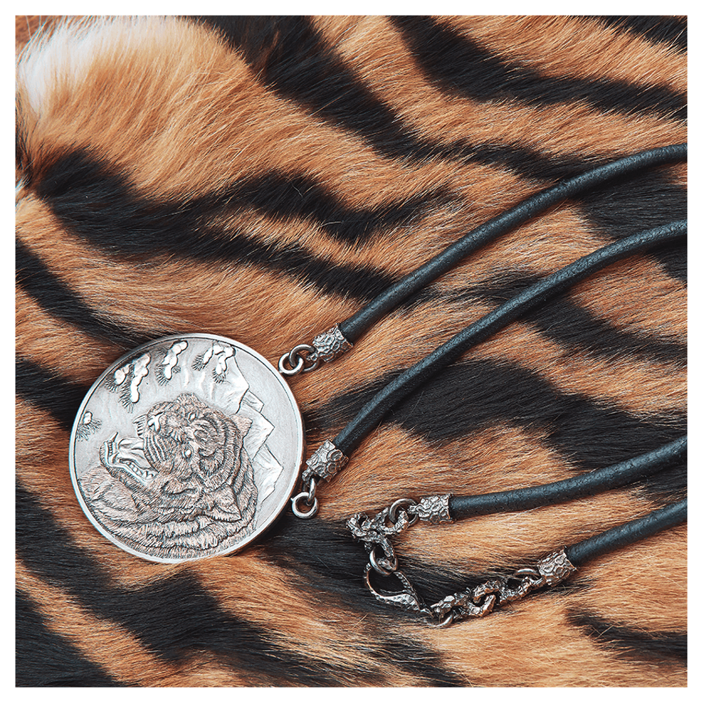 Серебряная монета-амулет «Тигр»