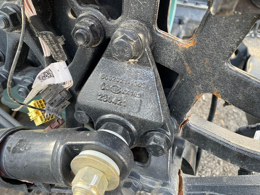 Кронштейн цилиндра подъема кабины 2023г.