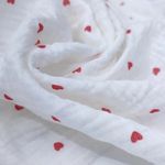 Муслин двухслойный "Мелкие сердца на молочном"
