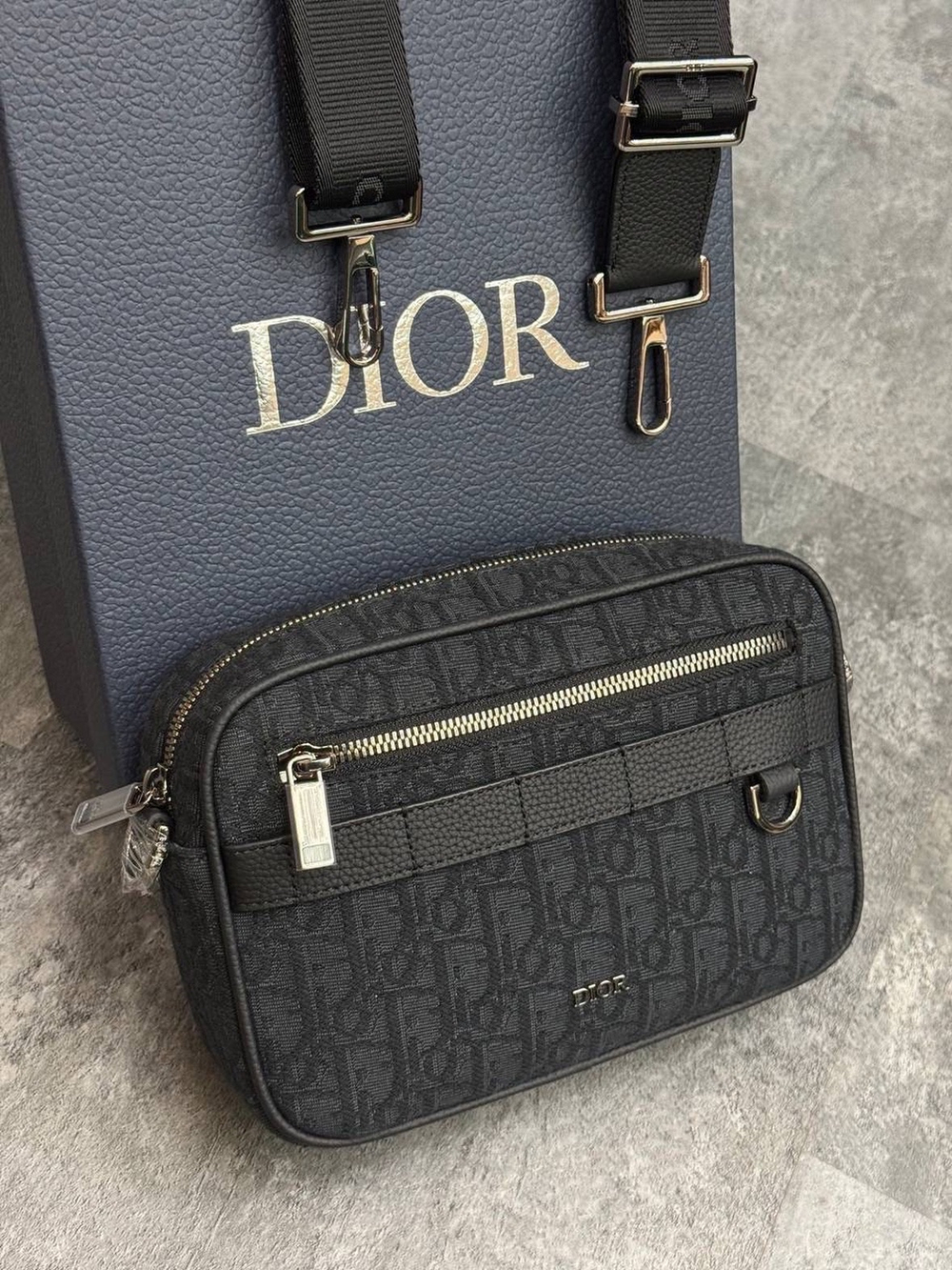 Сумка через плечо Christian Dior Safari Bag with strap