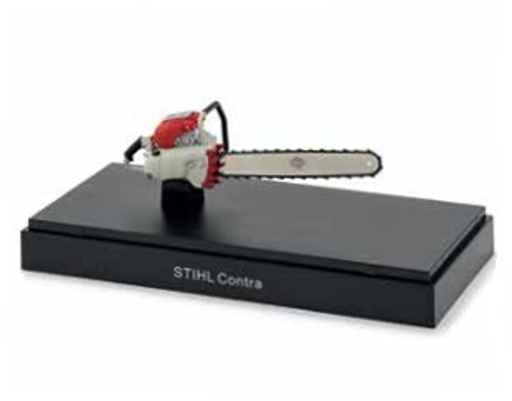 Модель коллекционная бензопилы Contra 1:12 от Schuco