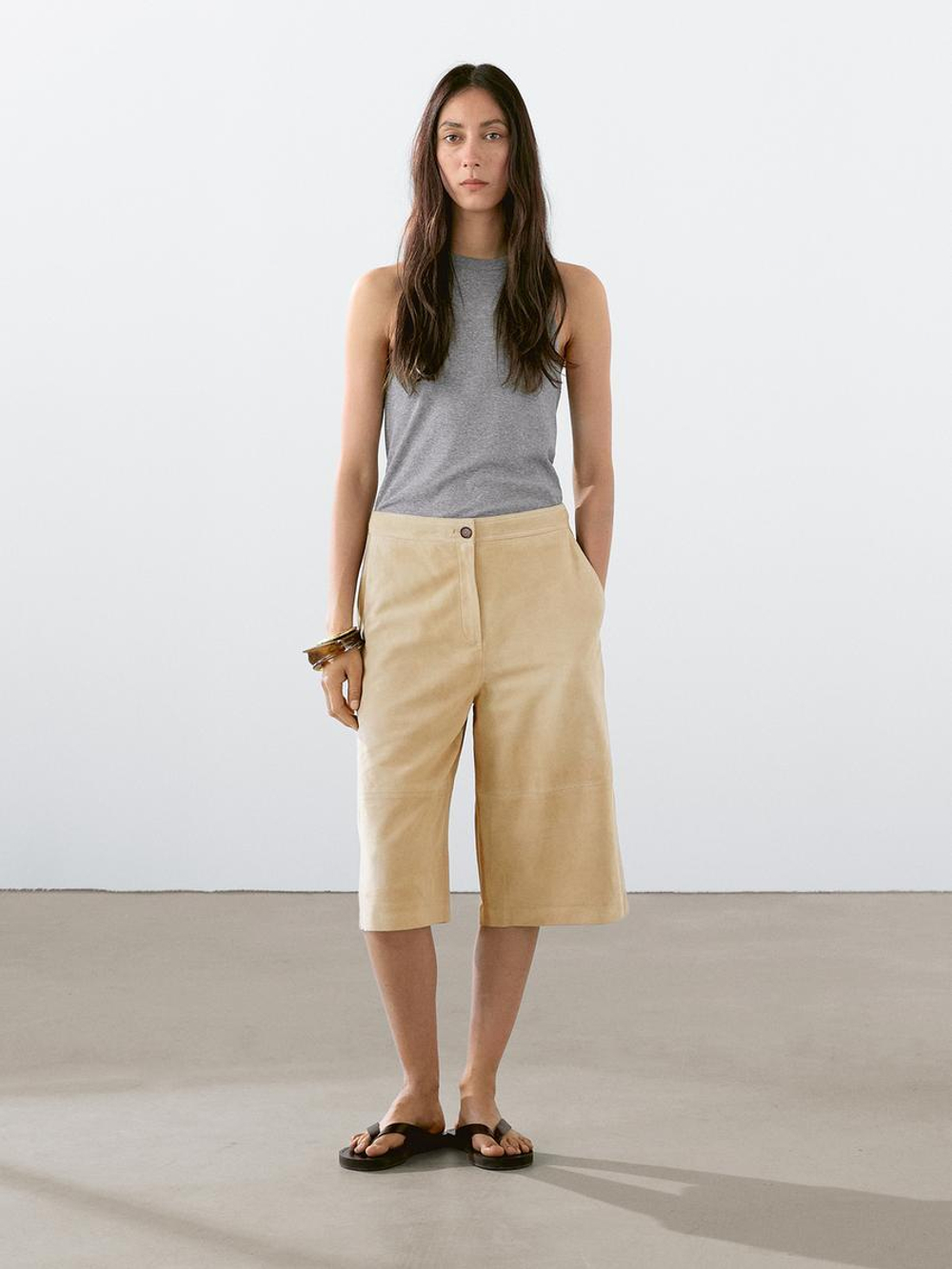 Massimo Dutti Длинные замшевые шорты, дымчатый