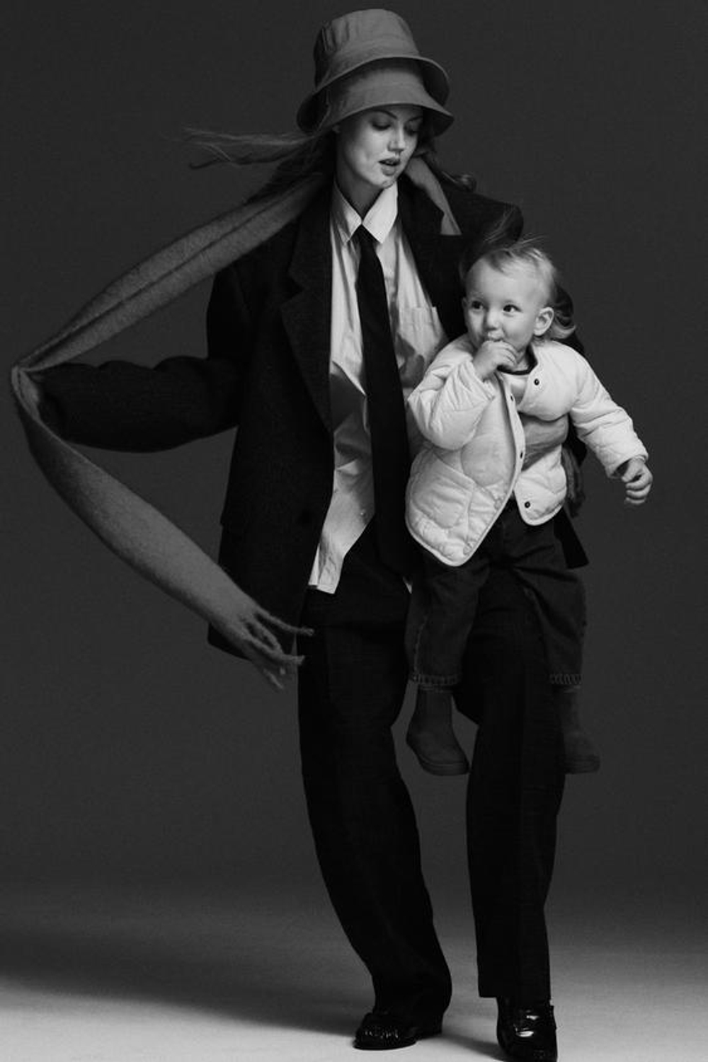 ZARA ДЖИНСЫ СВОБОДНОГО КРОЯ, ВЫЦВЕТШИЙ СИНИЙ