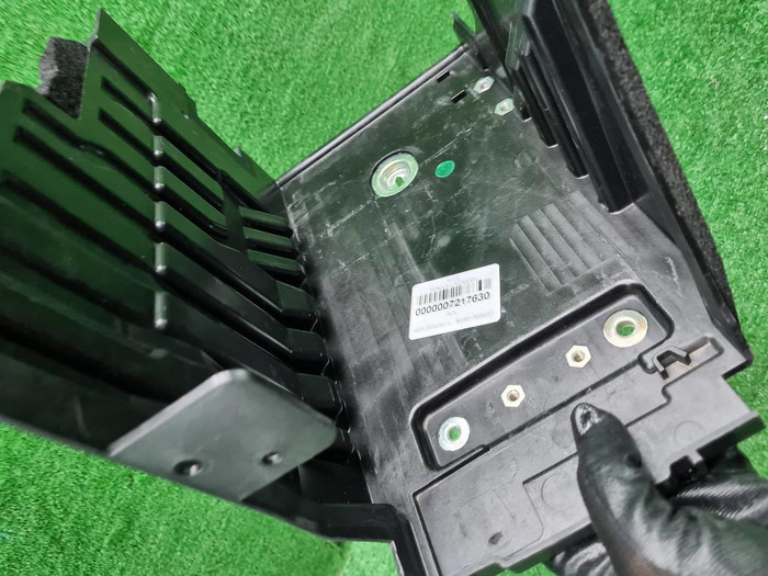 Площадка АКБ Land-Rover Discovery Sport (19-нв)