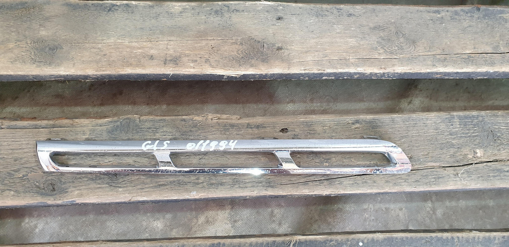 Молдинг решетки радиатора Mercedes GL GLS (X166) 15-19 Б/У Оригинал A1668881885