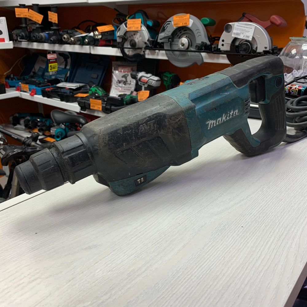 Cетевой перфоратор Makita HR2641