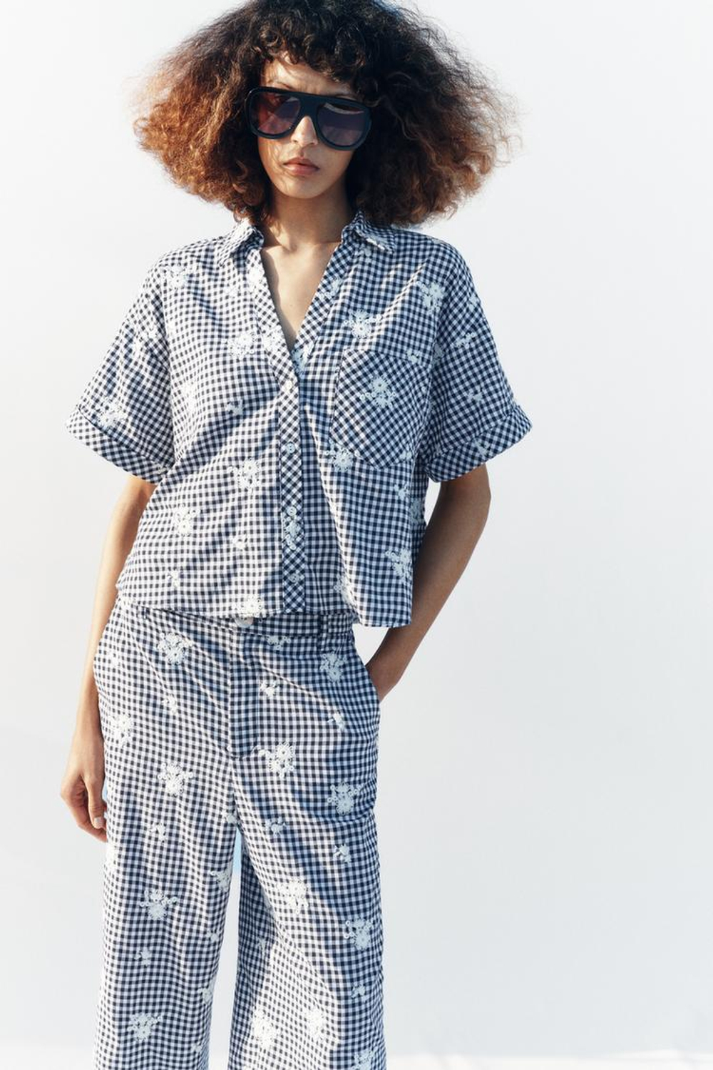 ZARA РУБАШКА В КЛЕТКУ С ВЫШИВКОЙ, ТЕМНО-СИНИЙ/БЕЛЫЙ