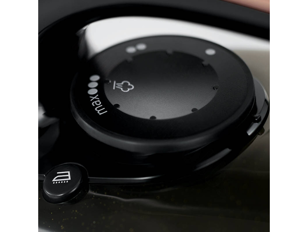 Утюг Russell Hobbs 23975-56 коричневый/черный