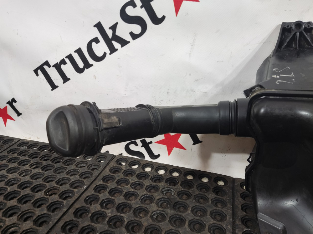 Бачок омывателя лобового стекла 2020г