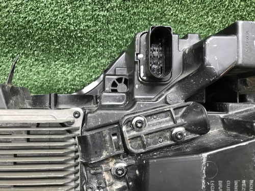 Фара правая Hongqi E-HS9 (2020-н.в.) LED