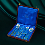 Комплект приборов для сервировки стола