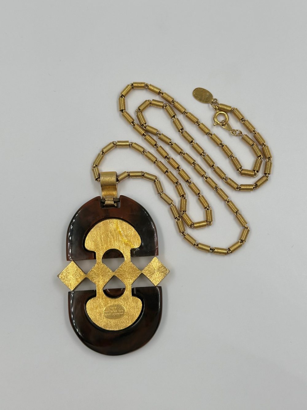 Кулон с коричневым пластиком Givenchy