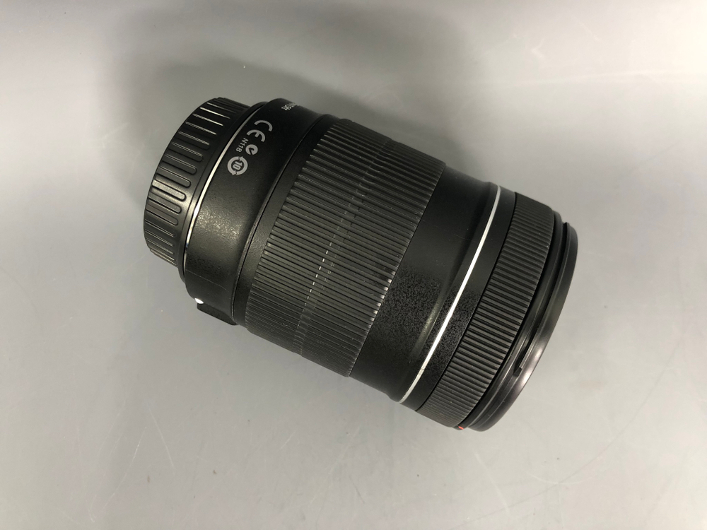 Canon EF-S 18-135mm 3.5-5.6 IS