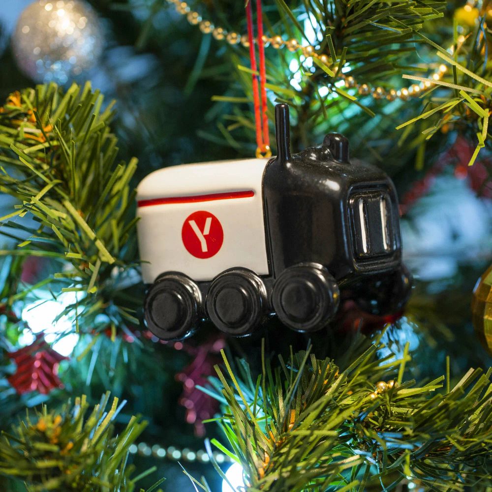 Игрушка Яндекс ёлочная «Робот-доставщик Яндекса»