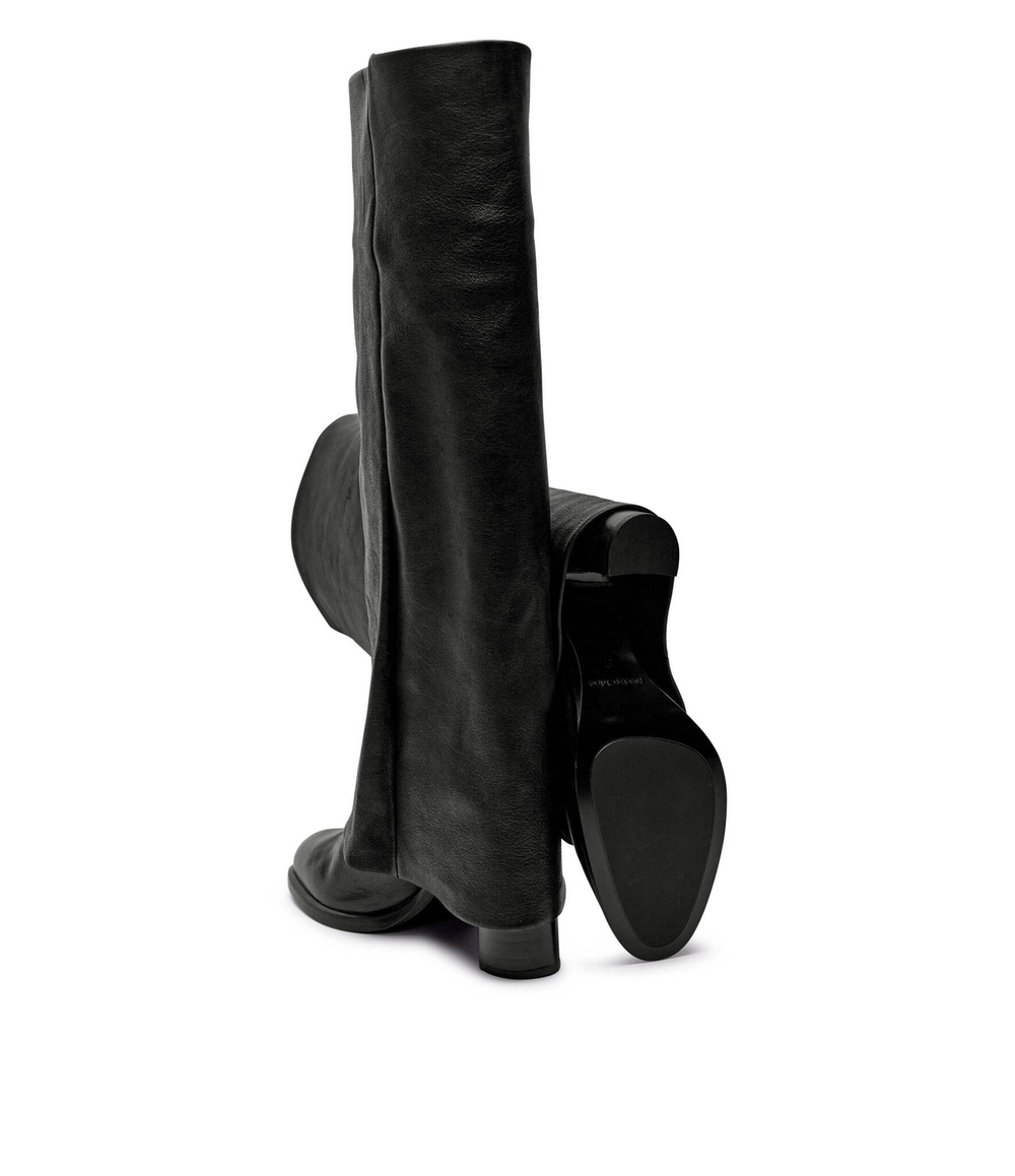 Кожаные сапоги казаки на каблуке See By Chlo\u00e9 - черный(SB43061A 20071)