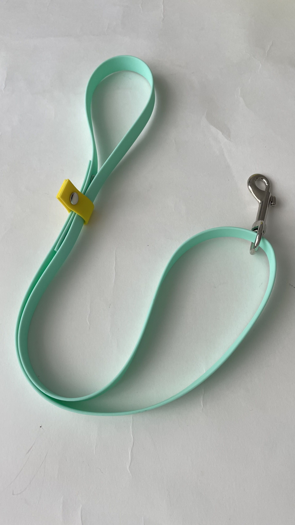 Ринговка груминга из биотана , ширина 15 мм, длина 50 см., зебра