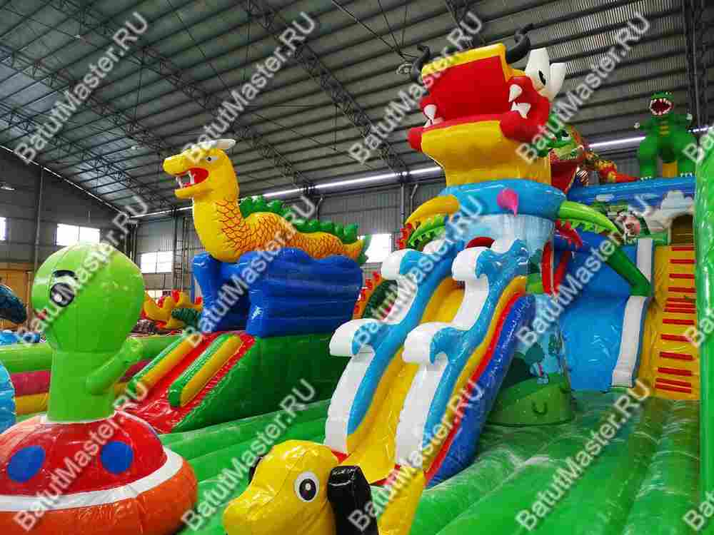 Коммерческий надувной батут "Монстры атакуют", 17*8*6 м