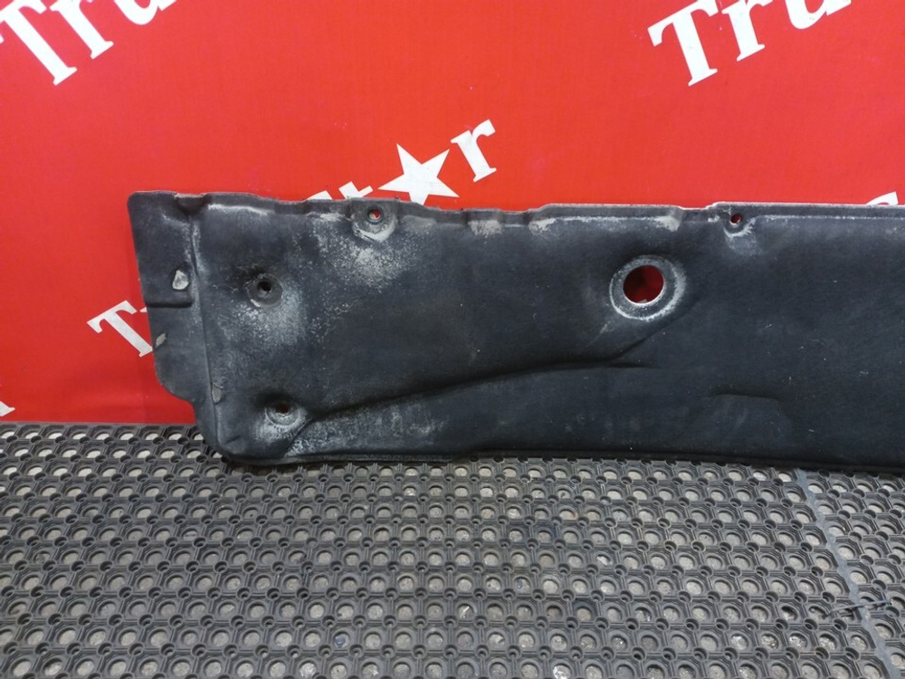 Шумоизоляция двигателя правая 2016г.