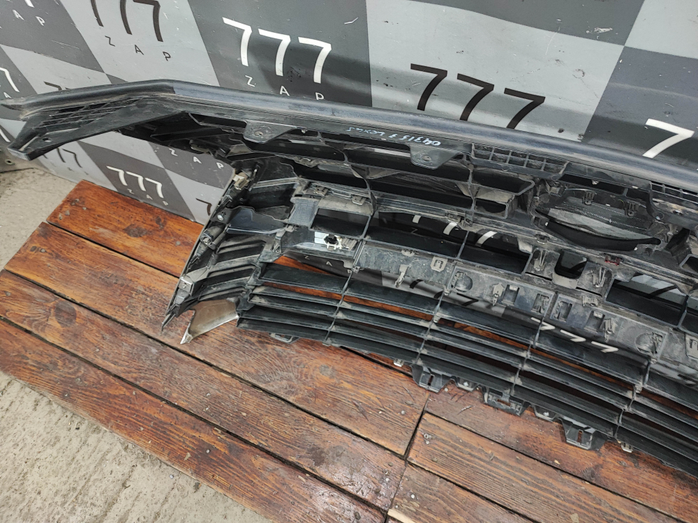 Решетка радиатора Lexus LX 3 (LX 570) 15-22 Б/У Оригинал 5310160570