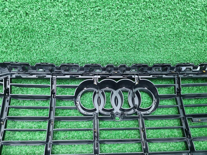 Решетка радиатора Audi Q7 2 (2019-2024)