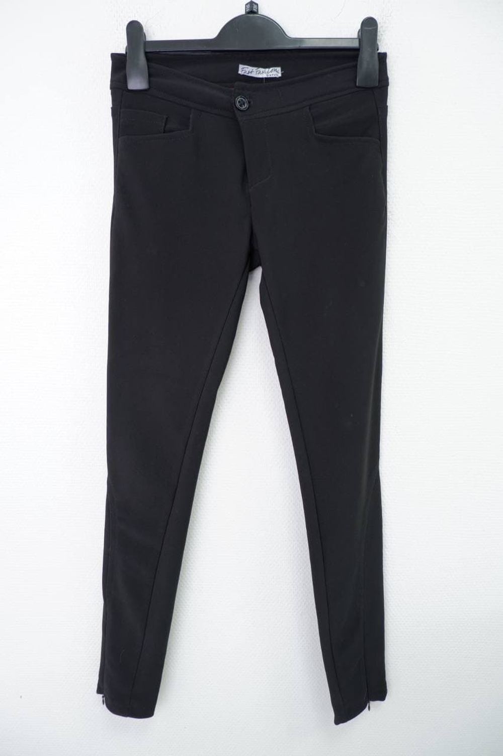 Брюки зауженные 40 размер