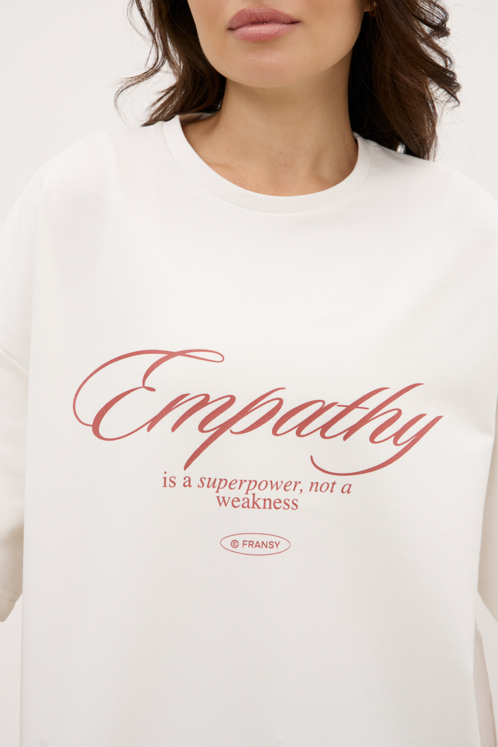 Футболка EMPATHY, с красной печатью