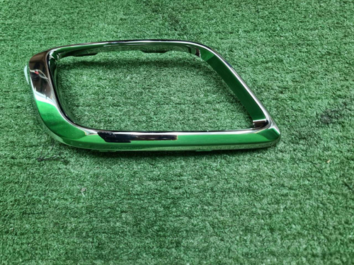 Накладка ПТФ левая Renault Sandero 2 Stepway 18-22