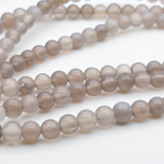 Халцедон, диаметр около 6-6,1 мм, цена за 29-30 шт (1/2 нити)