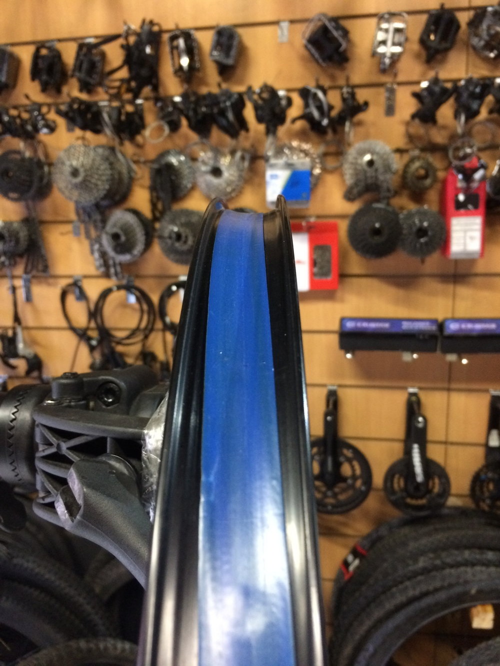 Заднее колесо Weinmann Shimano Deore 10x135